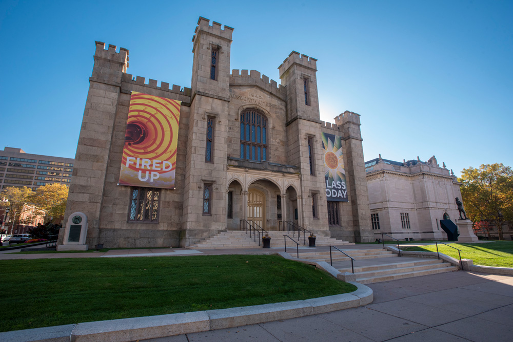 hartford_221103a0239 Exterior view of the Wadsworth Museum near UConn Hartford.