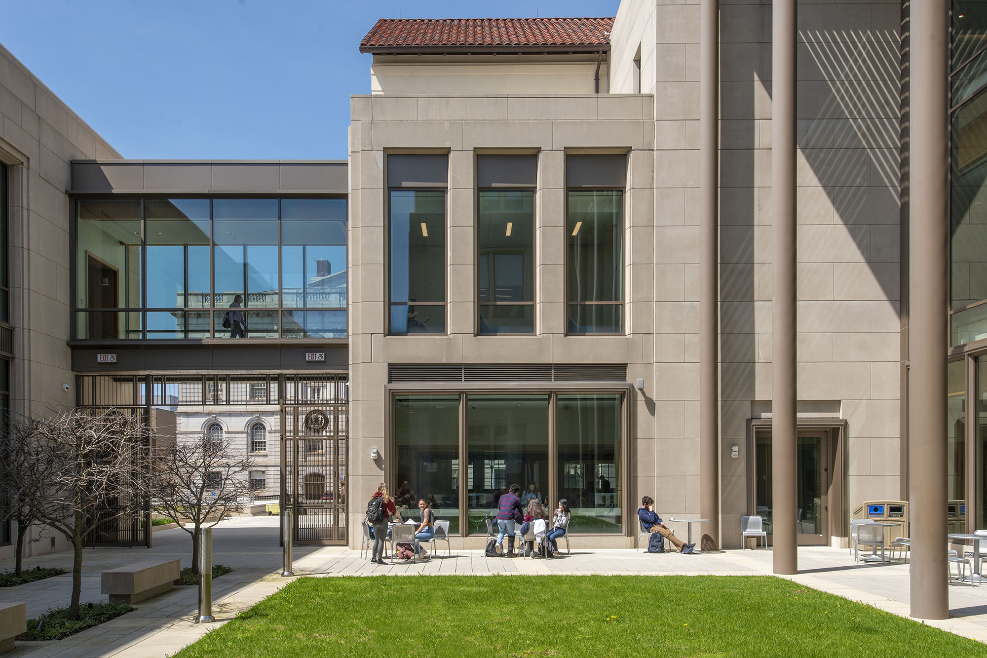 A view of the UConn Hartford courtyard where students can study and gather.