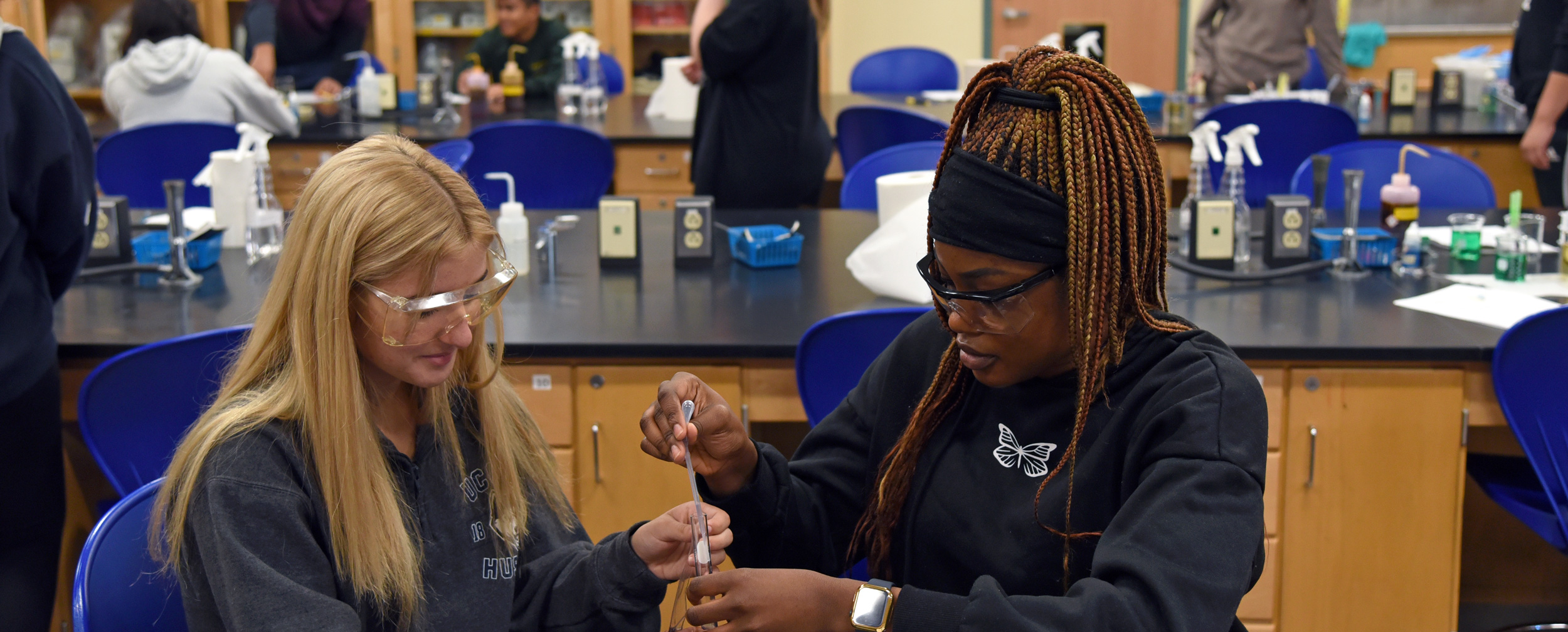 Students studying in the Department of Allied Health Sciences in the College of Agriculture, Health and Natural Resources in Principles of Biology I (BIOL 1107) at the Waterbury campus.